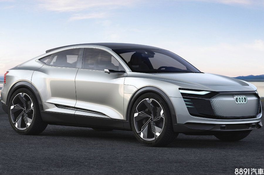 Audi在2017年發表e-tron Sportback Concept純電概念車，搭載前一、後二共三具電動馬達，具備429hp最大出力，搭配95kWh鋰電池組，擁有超過500km續航能力。