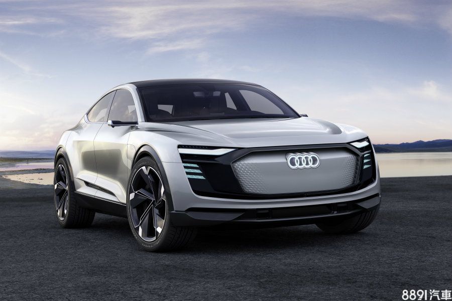 圖為2017年在上海車展登場的e-tron Sportback概念車。