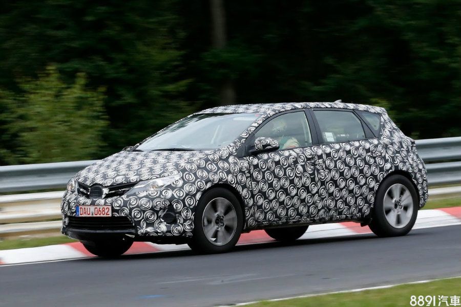 Toyota不只註冊了「Corolla Cross」商標權,數年前亦曾有基於前代Auris所開發的跨界版本於測試時被捕獲,不過最終並未送上量產。
