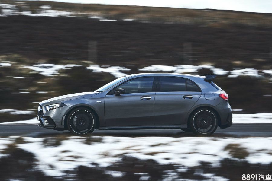 圖為M.Benz AMG A35，與1系列的M135i、Audi S3互為同級對手。