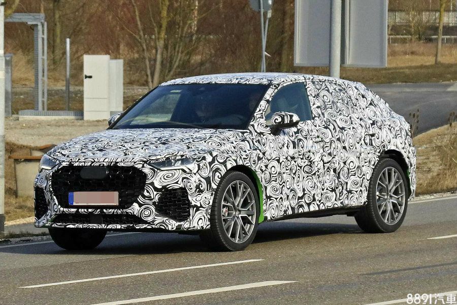 （圖為國外捕獲的Q3 Sportback偽裝測試車）