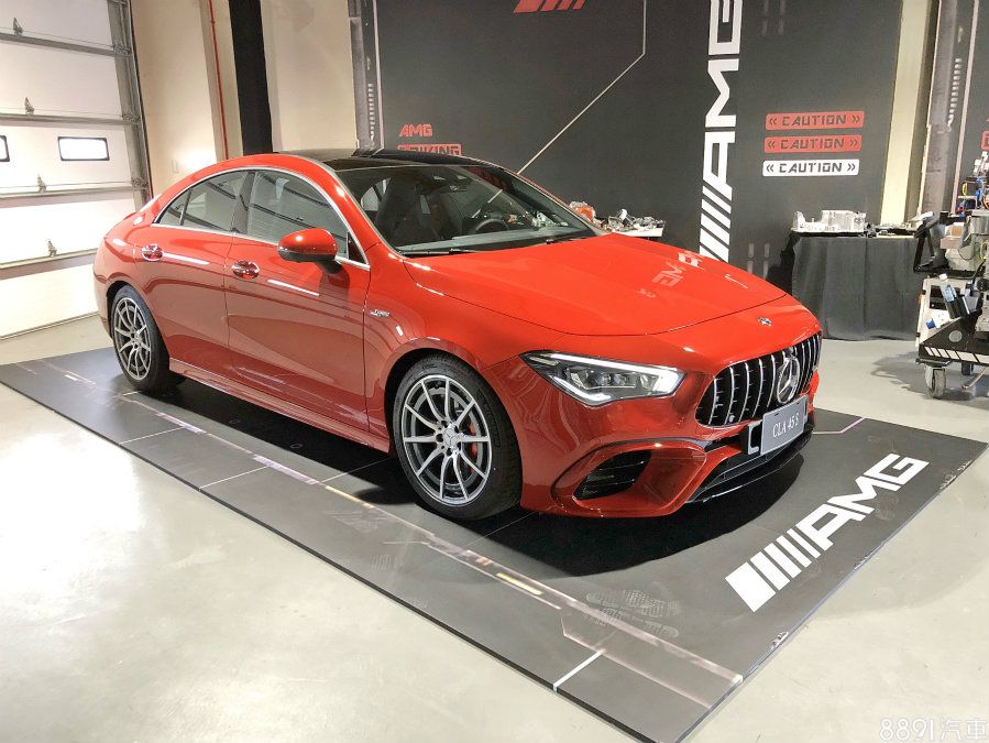 現場CLA 45S也無預警現身，不過包含A 45、CLA 45等車型正式售價原廠表示明天揭曉。