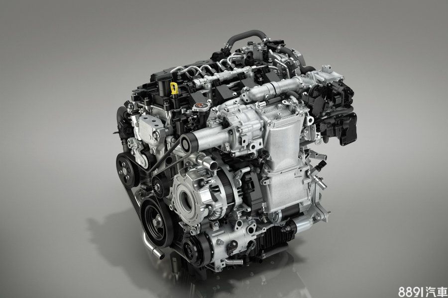 Skyactiv-X是全球首款結合汽油引擎火花點火技術與柴油引擎壓縮點火技術的商業化量產引擎，除CX-30外，未來也將導入Mazda 3。
