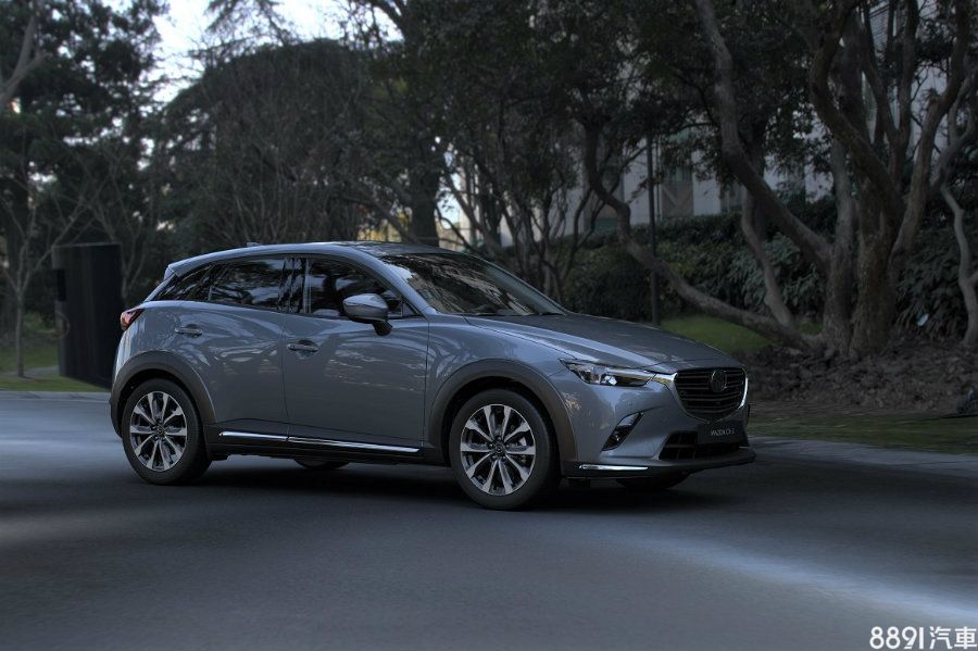 新年式CX-3將重點放在主動安全配備升級，並導入包含全新極境灰在內等多達9種車色選擇。