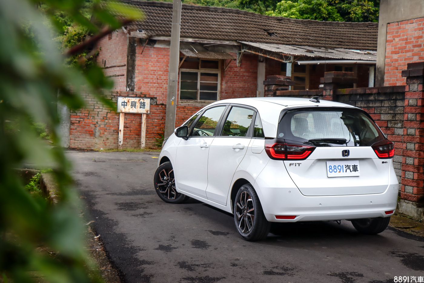 油電版Honda Fit e:HEV尾部