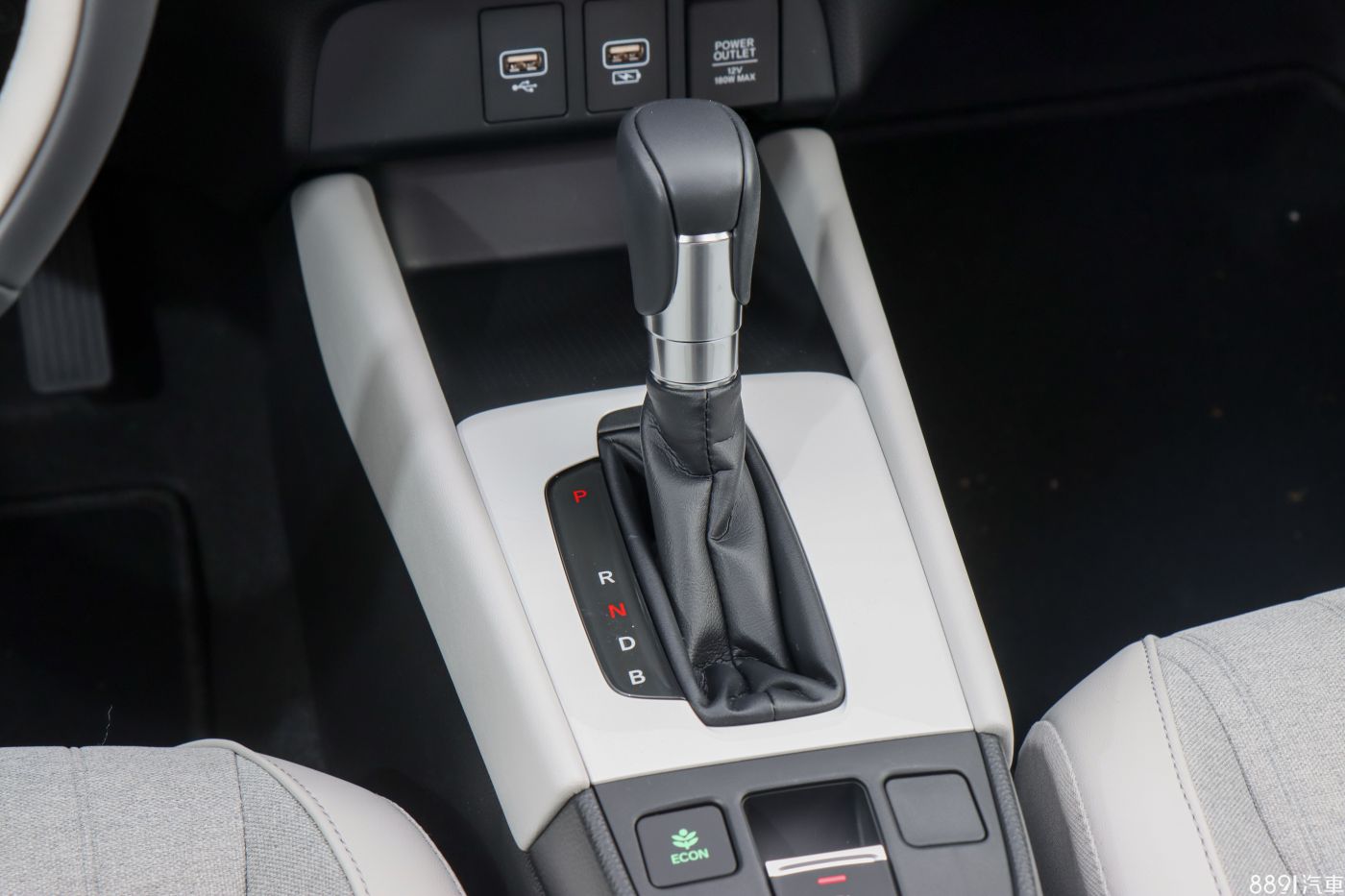 Honda大改款Fit油電版擋位