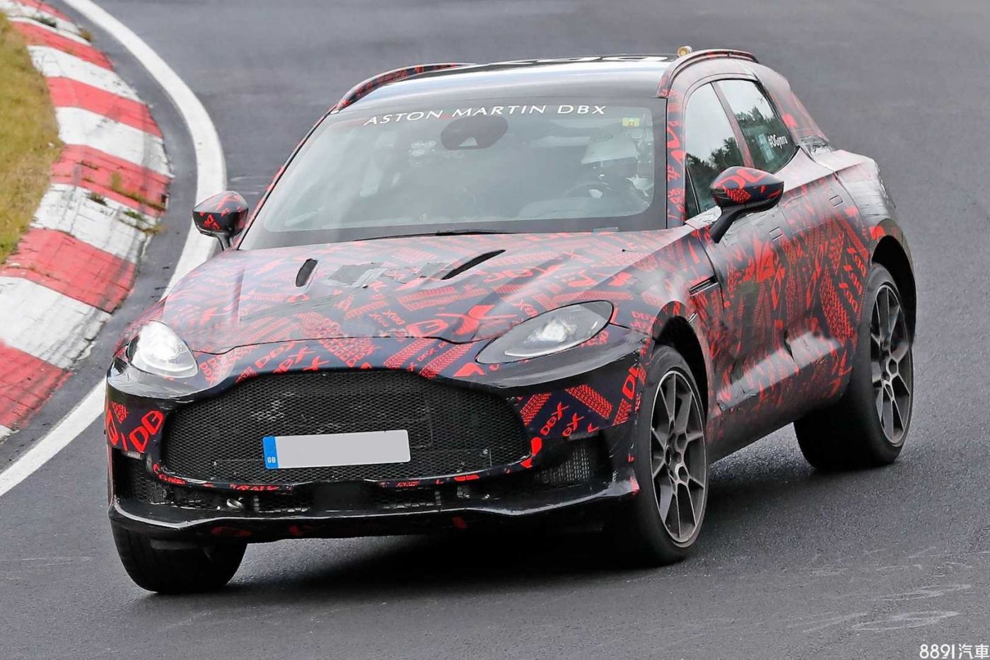 疑似Aston Martin DBX性能版測試車