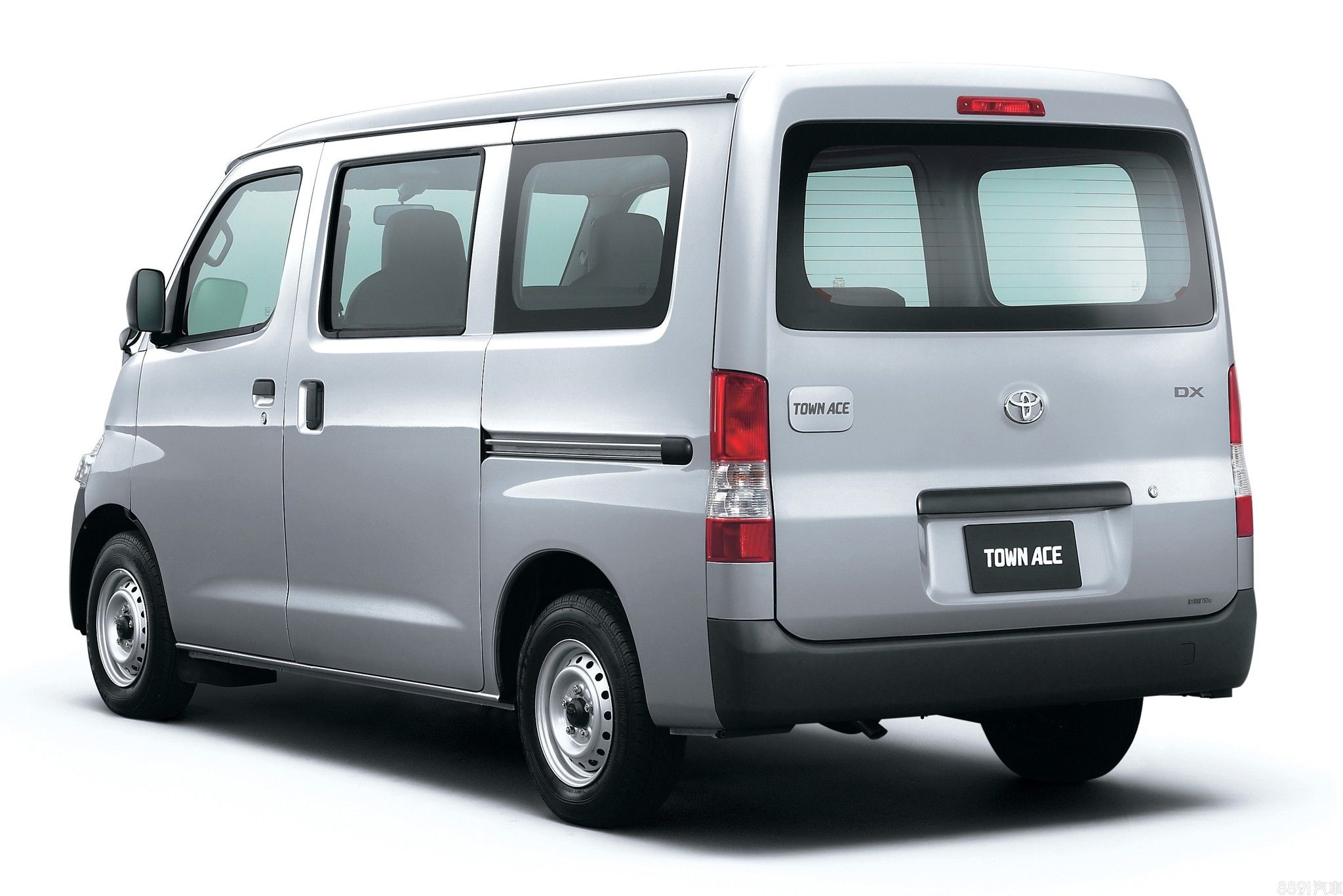 豐田Town Ace廂車版本月亮相！最快12月正式上市8891汽車