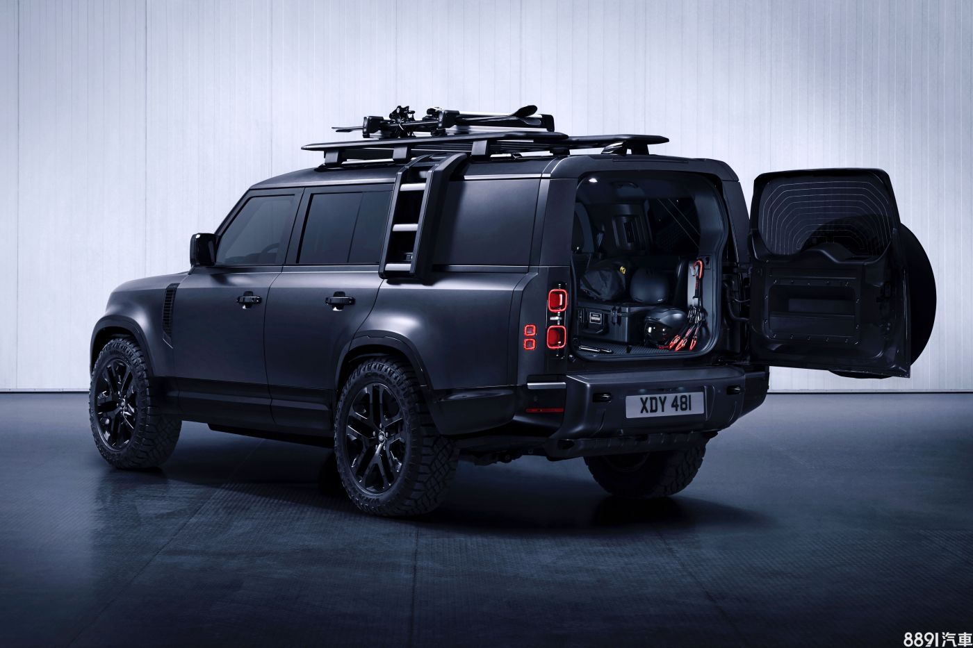 Land Rover Defender 130推Outbound與V8版本 強化車系陣容 | 8891新車